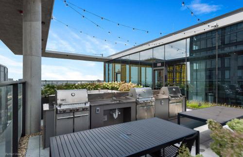 Sage Modern Apartments Near Union Park in West Loop - Photo 11