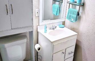 Furnished Home for Traveling Nurses, Corporate Stay Mid-Term Galveston-only 10Min to UTMB-7 Min to Cruise Port-1 Block to Beach Pleasure Pier- Large 3Bed-2Bath-7 Beds-CasaAzul 2605B - Foto 22