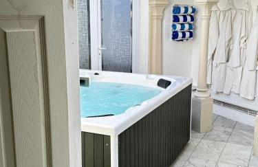 Historic Charm: *Perfect For Group Getaways* - Photo 40