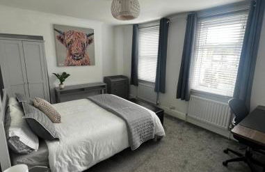 Modern 2 Bed House in Rainham, Kent - Central Location - Foto 20