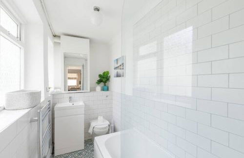 Central quiet cottage Walk to shops, bars & beach - Foto 25