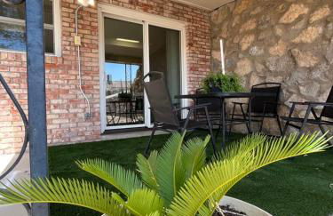 Cozy Townhome 5 Min to Airport - Foto 12