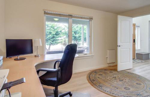 Spacious Bandon Getaway - 2 Blocks to Ocean! - Photo 13