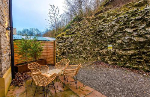 Rock Mill - Superior Apartment with Private Patio - Foto 43