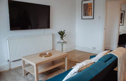 Spacious & Modern 8-Bed Home - Sleeps 13 - Parking - Foto 58