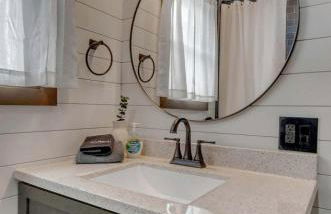 Modern Tiny Home Wraparound Deck - Foto 29