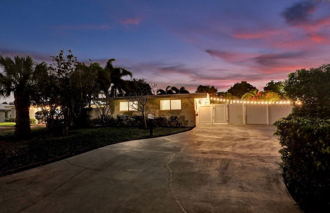 5BR with Heated Pool 5 min to Beach - Photo 54