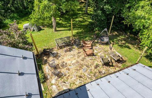 Historic Restored Farmhouse with Cowboy Cauldron Fire Pit Near Ice Mountain, Capon Bridge, West Virginia - Foto 49