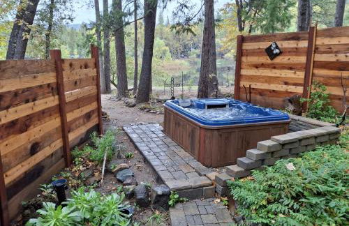 1BR Dog-Friendly Lakefront Cabin with Canoes - Foto 3