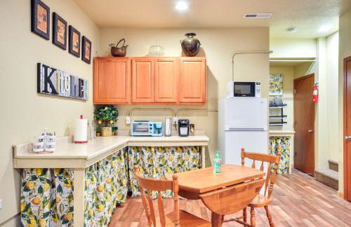 Inviting Studio with Patio, 15 Mi to Portland! - Foto 13