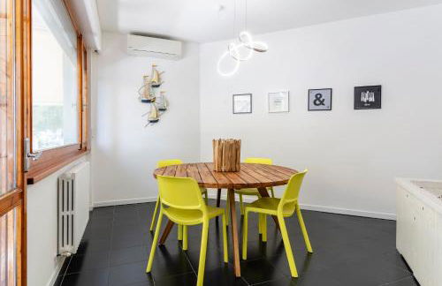 GuestHost - Livorno Sea View Flat With Balconies near the Beach - Foto 1