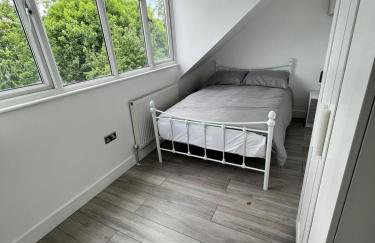 Lovely 2 Bedroom Flat with Roof Terrace in London NW6 - Foto 9
