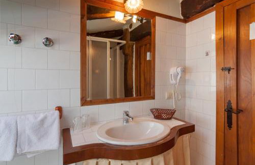Casona De La Salceda - Photo 43