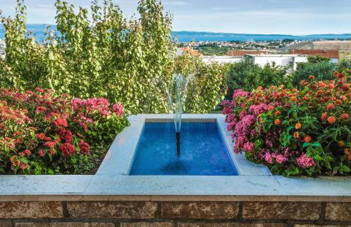 4 Bedroom Beautiful Home In Mravinci - Photo 9