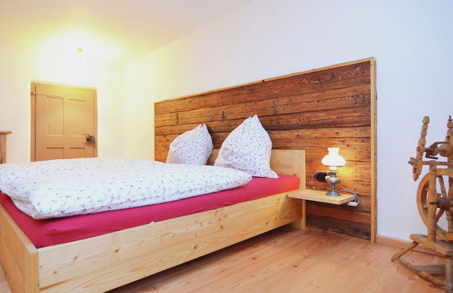 Sunny Holiday Home Near the Forest - Foto 2