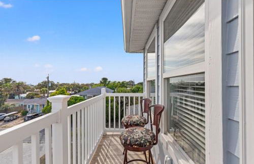 Lion of the Beach - Photo 23