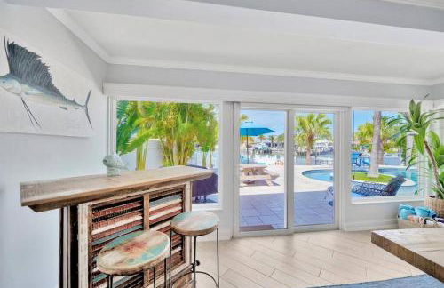 Island Paradise 3 Bed Waterfront/Heated Pool - Foto 12