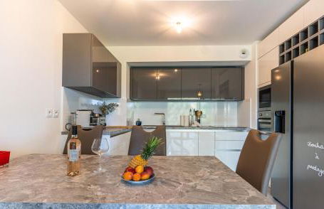 Appartement climatisé les pieds dans l'eau pour 6 personnes avec 1 suite parentale, 1 chambre double et 1 mini chambre Piscine sur le toit clim garage - Foto 42