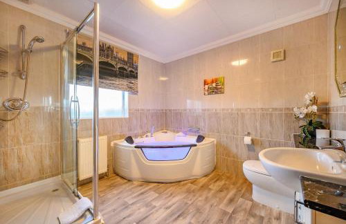 -CH- Stylish & Relaxed Stay,Free Parking,Free WiFi - Foto 37