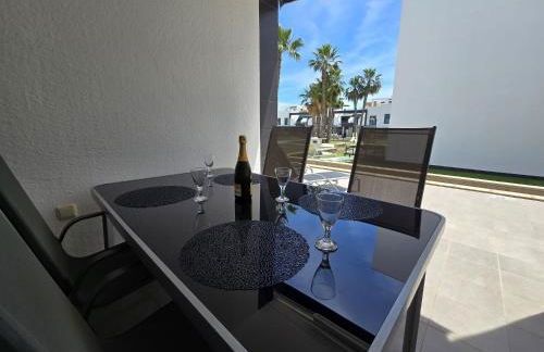 Oasis Beach nice ground floor bungalow overlooking the pool and garden - Foto 44