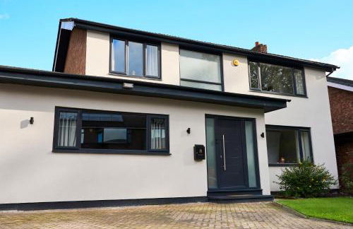 Chic Family Home with Garden Fire Pit & Event Space, Hot Tub - Foto 48