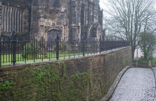 Former 16th Century Inn - In the heart of Macclesfield, gateway to the Peaks - Photo 34