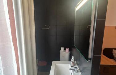 Superbe studio neuf avec balcon - Foto 6