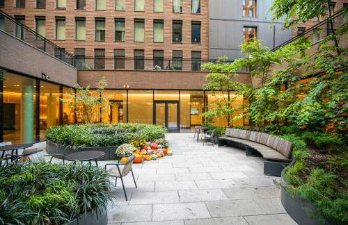 Blueground Chelsea rooftop pool nr The Vessel NYC-2147 - Foto 21