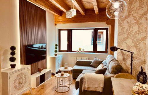 El Capricho de Claudia_ Apartamentos Burgos Catedral - Photo 3