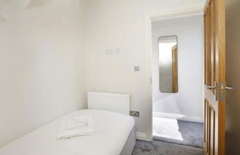 4 bedroom house close to Walmgate bar sleeps 7 - Foto 23