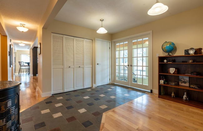 LUXURIOUS 5,500 sqft Home: 5 Br/5 Ba | PRIVATE Pool & Hot Tub | STEPS to Beach - Foto 42