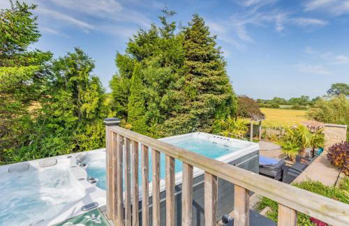 Caesars Lodge with Heated Swim Spa & Waterfall Gardens - Foto 21