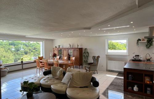 SUNRISE mit großer Terrasse und Weitblick - Photo 20