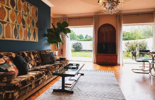 Art Deco Coastal Apartment with Private Garden - Foto 9