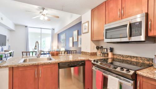 1BR ROOFTOP POOL-10 MIN WALK TO BEACH - Foto 3