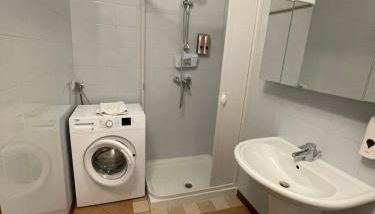 OTB Italia 1 - Luminoso appartamento tra Venezia e Treviso con Terrazza e Posto auto Coperto - Foto 4, Shower