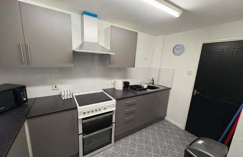 Two bed spacious apartment, central location, free parking and Wifi - Foto 11