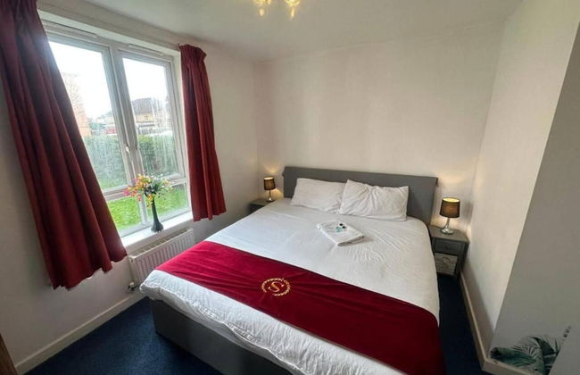 2 Bed Flat - Sleeps 4 - Parking - Wifi - Foto 1