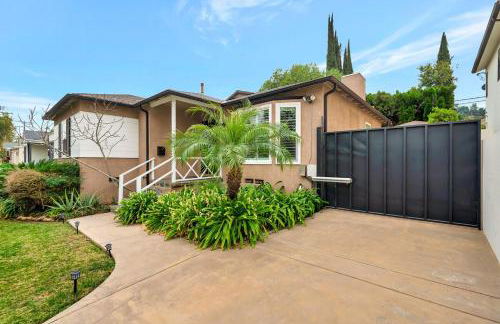 Charming 3BR with Ping-Pong and Spa! - Foto 28