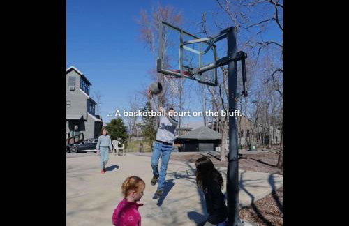 The Yurt at Paradise Pointe with a hot tub fire pit & Grill - Photo 27