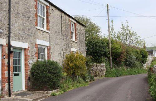 Jurassic Cottage - Photo 1