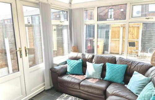 Ideal 4 Bed Home sleeps 7 Nr Middlebrook Stadium - Foto 33