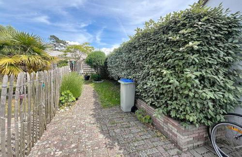 Maison rénovée, à 300m de la plage et proche commerces, avec terrasse et jardin, tout confort - FR-1-361-131 - Photo 21