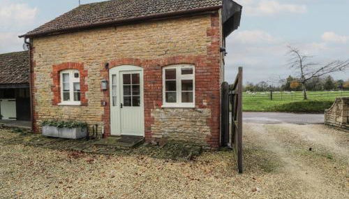 Granary Cottage - Photo 1