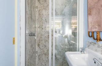 The Showman's Carriage w King Bed close to beach - Foto 58