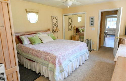 Near Yosemite Bass Lake Cabin with Hot Tub, Lake View, Pet Friendly - Photo 20