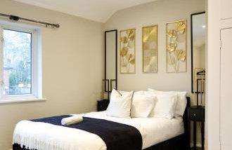 Luxury Harborne Home, Perfect for Contractors & Families 5 Mins from QE & Uni - Photo 16