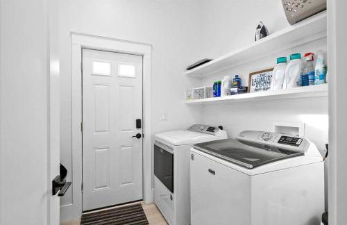 New! Pure Luxury W Private Pool/Spa & Game Center! - Foto 35