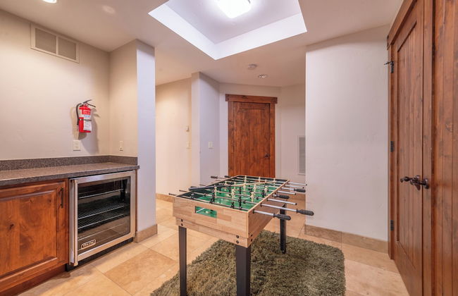 Lux Townhome Next to Village by Sierra Getaways - Photo 55