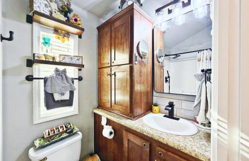 Luxury Micro Retreat with Spa Amenities, Fire Pit, Pet Yard - Foto 7